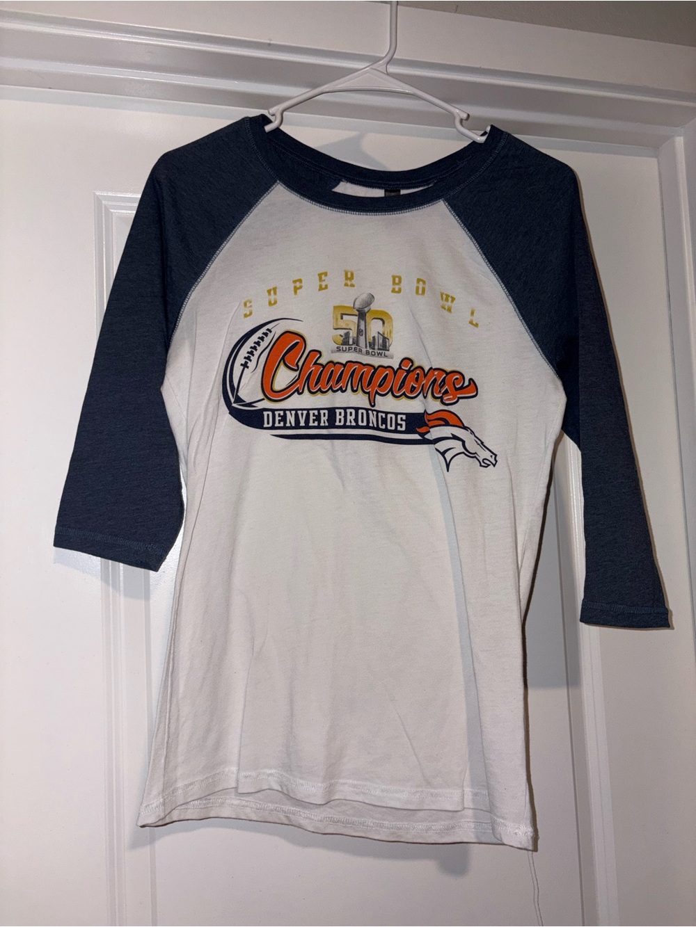 District Denver Broncos Super Bowl Champions Raglan Tee - White, Navy & Orange